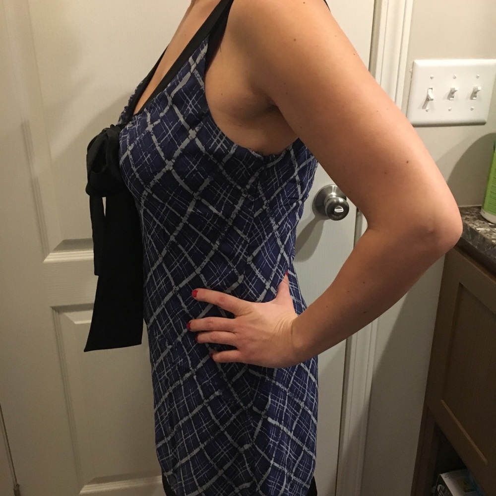 Dress - Picture 3 of 4